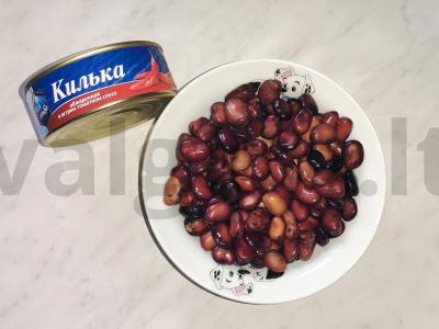 Pupelių sriuba su konservuota silke, kepta aštriame pomidorų padaže Žingsnis 1