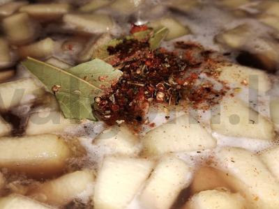 Pupelių sriuba su konservuota silke, kepta aštriame pomidorų padaže Žingsnis 4