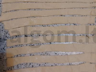 Obuolių žiedai iš sluoksniuoto tešlos su cinamonu Žingsnis 2