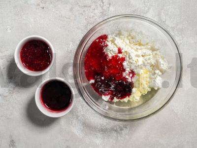 Šventinis pyragas su vaisių-varškės įdaru Žingsnis 1