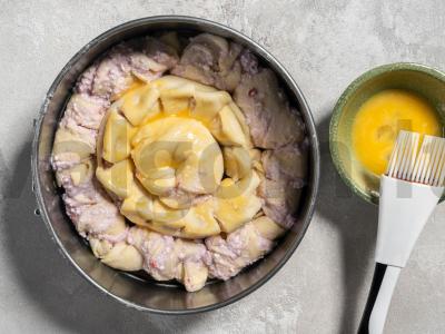 Šventinis pyragas su vaisių-varškės įdaru Žingsnis 6