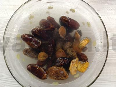 Šaltinis iš erškėčių ir džiovintų vaisių Žingsnis 1