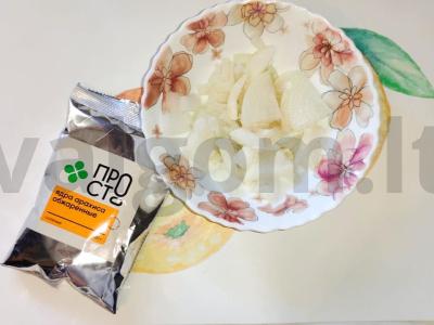 Salotas „Tomatos“ su žemės riešutais Žingsnis 1