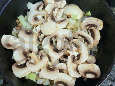 Skani mėsos ežiukai grybo padaže Žingsnis 1