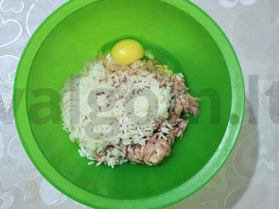 Skani mėsos ežiukai grybo padaže Žingsnis 2