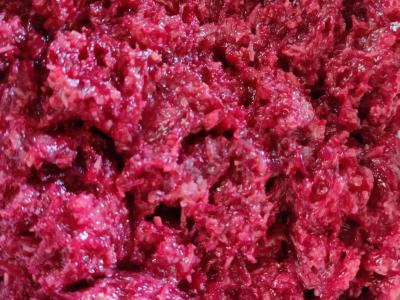 Burokėlių-sūrio užkandis pagrindine nuotrauka