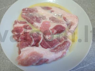 Kiaulienos kaklo steikai Žingsnis 1