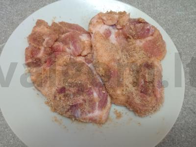 Kiaulienos kaklo steikai Žingsnis 3