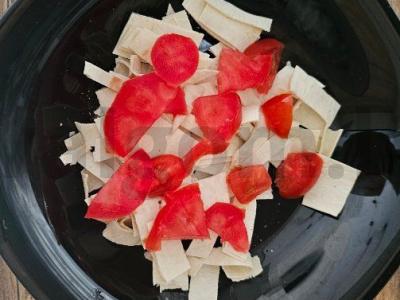 Sotūs pusryčiai iš lavašo ir kiaušinių Žingsnis 1