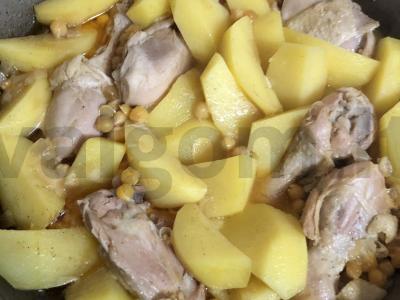 Bulvės su avinžirniais ir vištiena Žingsnis 10