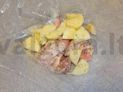 Vištienos sparneliai su bulvėmis lėtoje viryklėje Žingsnis 7