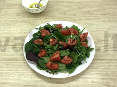 Salotas su straciatella ir medumi Žingsnis 4