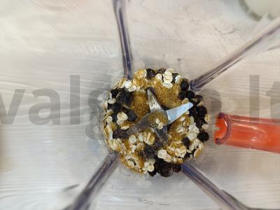 Uogų kokteilis su sausainiais Žingsnis 2