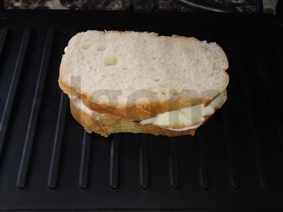 Sumuštinis su lydytu sūriu ir grilio silkėmis Žingsnis 5