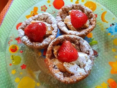 Braškės keksiukai „Vegetariški“ pagrindine nuotrauka