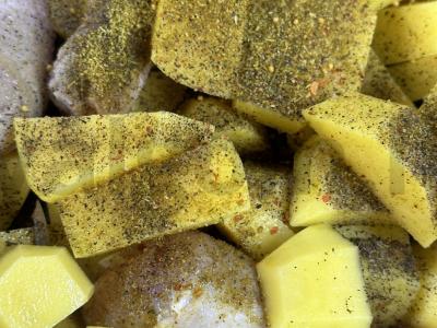 Troškinti bulvės su blauzdomis vakarienei Žingsnis 3