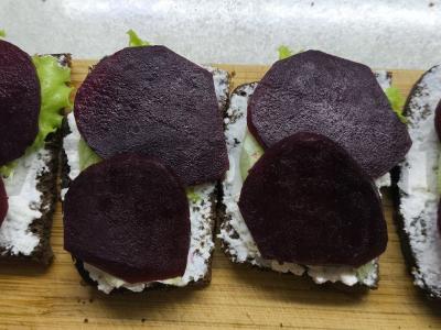 Sumuštiniai su burokėliais ir rikota Žingsnis 5