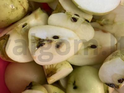 Obuolių sultys iš dviejų obuolių veislių Žingsnis 1