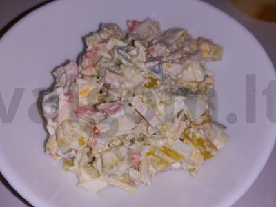 Krabų salotas su bulvėmis pagrindine nuotrauka