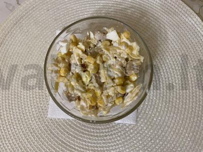 Salotas „Švelni vištiena“ su kukurūzais ir sūriu pagrindine nuotrauka