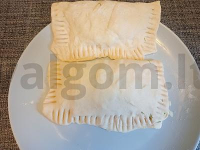 Sluoksniuotos bandelės su sūriu, dešra ir krapais Žingsnis 5