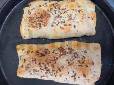 Sluoksniuotos bandelės su sūriu, dešra ir krapais Žingsnis 7