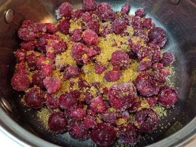 Vyšnių ir aviečių kompotas Žingsnis 2