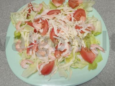 Daržovių salotos su karališkomis krevetėmis ir citrinos-medaus padažu Žingsnis 4