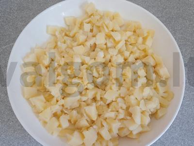 Okroška su šonine, ridikėliais ir žolelėmis ant duonos kvašo Žingsnis 1