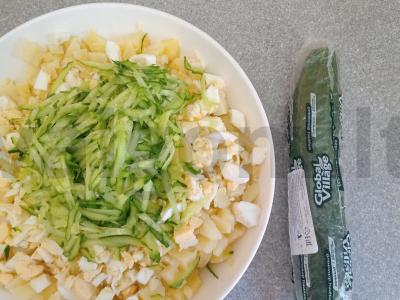 Okroška su šonine, ridikėliais ir žolelėmis ant duonos kvašo Žingsnis 3