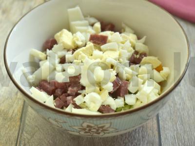 Olivje su šviežiais agurkais be bulvių Žingsnis 3