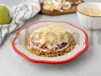 Obuolių salotas su kiaušiniais, sūriu ir svogūnais Žingsnis 5