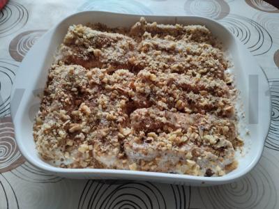 Riešutų tortas iš sausainių su grietinėlėmis ir kondensuotu pienu pagrindine nuotrauka