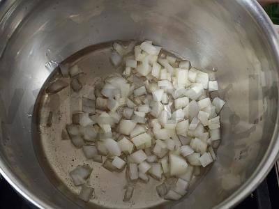 Kreminė brokolių sriuba Žingsnis 2