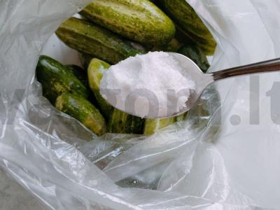 Traškūs greitai paruošiami sūdyti agurkai Žingsnis 4