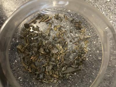 Žaliasis arbata su mangais ir anyžiais Žingsnis 1