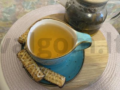 Žaliasis arbata su mangais ir anyžiais pagrindine nuotrauka