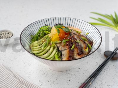 Poke su unguriu pagrindine nuotrauka