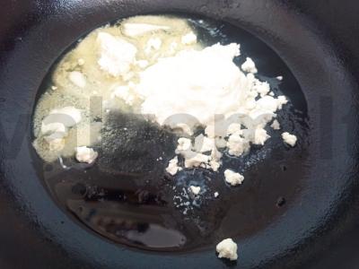 Spagečiai su varškės-grietinėlės padažu „Raudona uoga“ Žingsnis 3