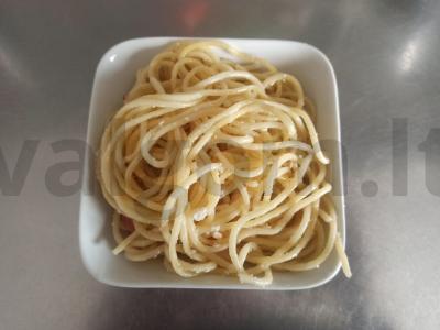 Spagečiai su varškės-grietinėlės padažu „Raudona uoga“ pagrindine nuotrauka