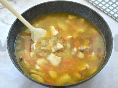 Ryžiai su vištiena ir paprika keptuvėje Žingsnis 6