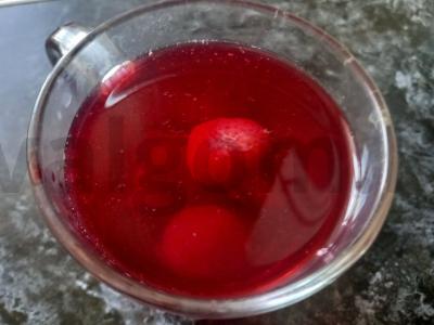 Slyvų, obuolių ir aviečių kompotas pagrindine nuotrauka