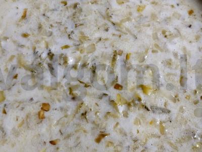 Menkių filė grietinės padaže su marinuotais agurkais Žingsnis 7