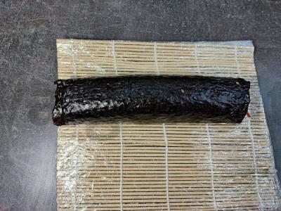 Kim bap su daržovėmis ir dešrelėmis Žingsnis 7