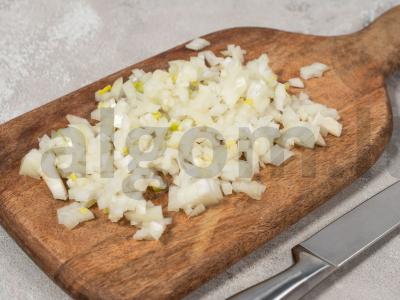 Vegetariškas raugintų agurkų sriuba su perlinėmis kruopomis Žingsnis 1