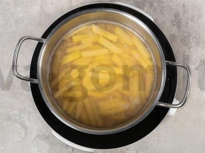 Vegetariškas raugintų agurkų sriuba su perlinėmis kruopomis Žingsnis 8