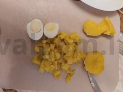 Salotos su kiaulienos rūkyta krūtine Žingsnis 2