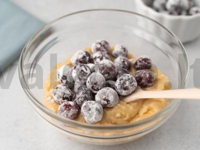 Vaisių keksiukai su vyšniomis Žingsnis 4