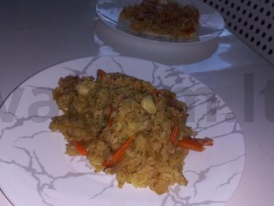 Ryžiai su kiauliena pagrindine nuotrauka