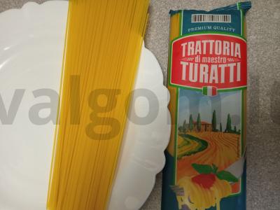 Spagečiai su rūkytos lašišos ir grietinėlės padažu Žingsnis 1